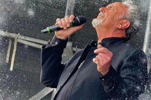 Hever Festival Theatre : Christmas with Tom Jones